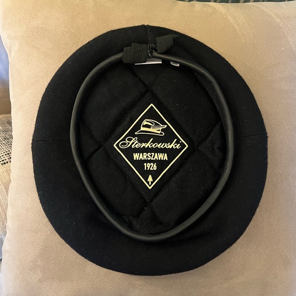 Sterkowski Beret - Picture 1 of 5